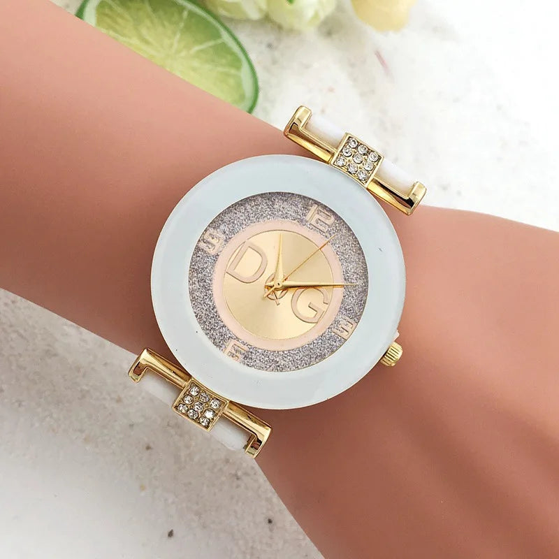 DQG Luxurious Brand Simple Design Ladies Quartz Watches Black And White Silicone Strap Large Dial Creative Fashion Wrist watch - Novo Fusion