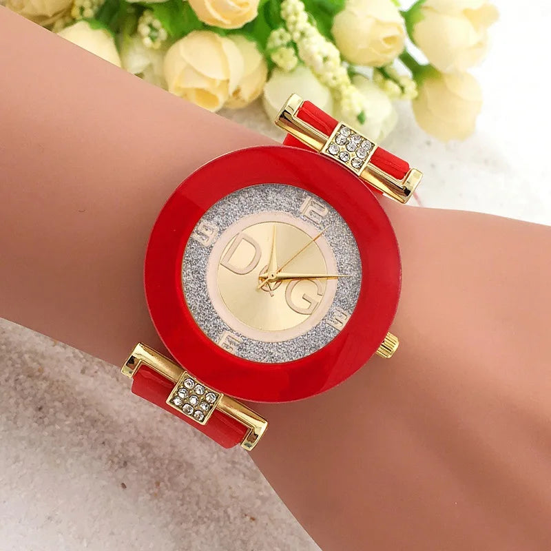 DQG Luxurious Brand Simple Design Ladies Quartz Watches Black And White Silicone Strap Large Dial Creative Fashion Wrist watch - Novo Fusion
