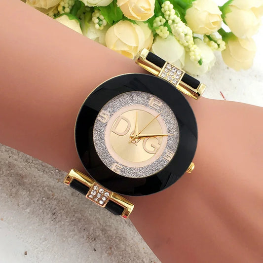 DQG Luxurious Brand Simple Design Ladies Quartz Watches Black And White Silicone Strap Large Dial Creative Fashion Wrist watch - Novo Fusion